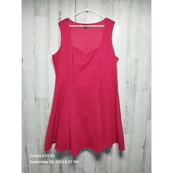 Elegant Pink Sleeveless Dress - Picture 1 of 7